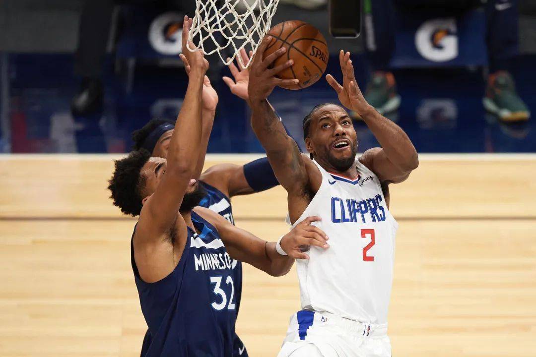 布鲁克林篮网加时末段临场应变多伦多猛龙今夜手感冰凉，国际比赛日圣安东尼奥马刺临场应变看傻球迷的简单介绍